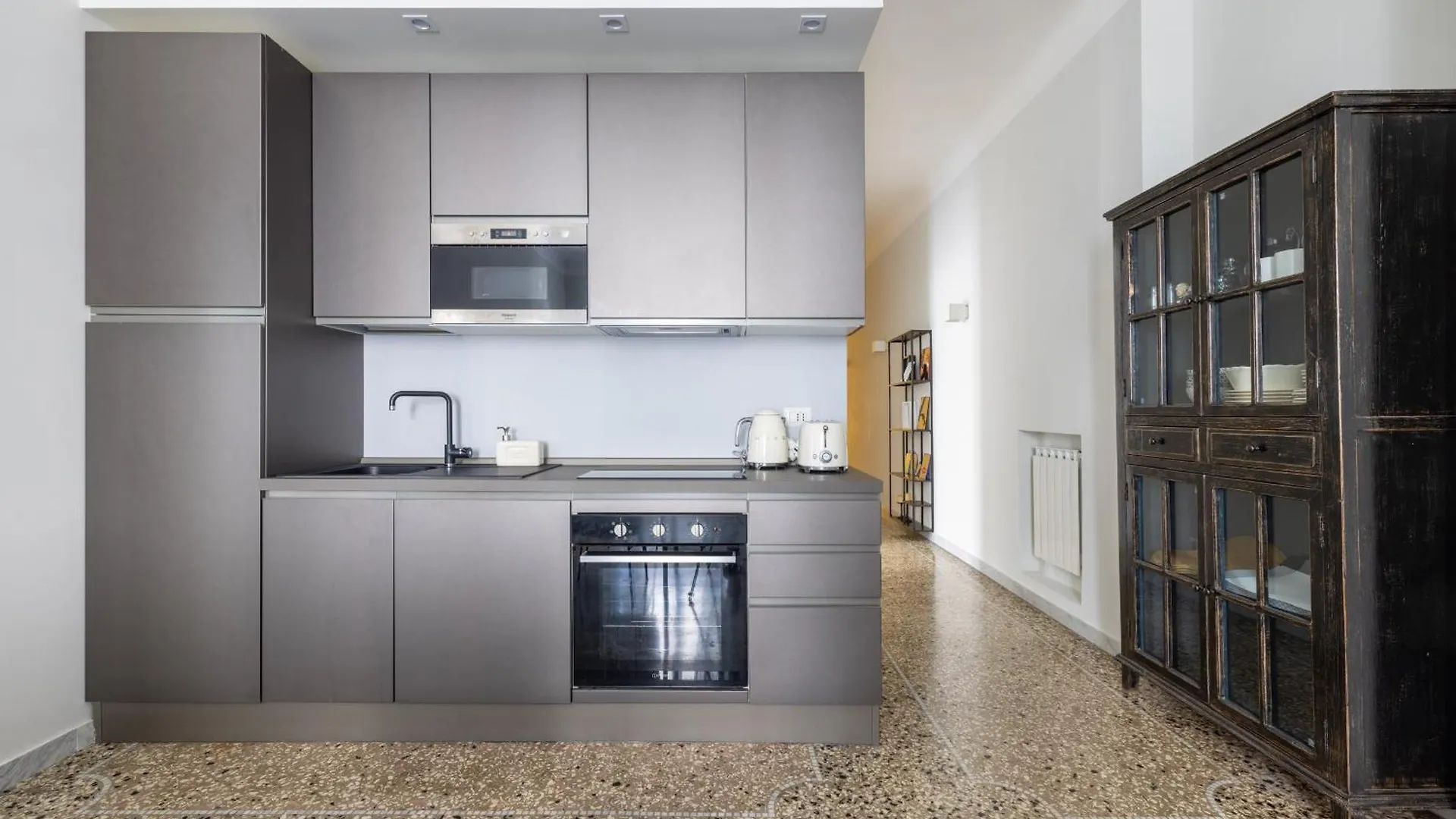 Design Apartment In Prati Rome